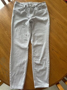 Light Gray Skinny Jeans - Unknown Brand